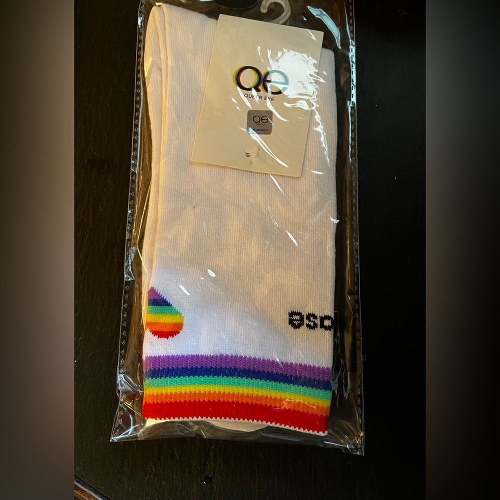 QE NWT Colorful Rainbow Stripe Women's Socks OS